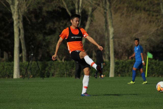 西亚28+11步行者大胜篮网 马克西20分76人灭蜂