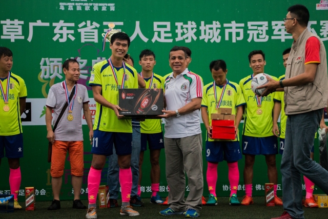 邹阳16+11福建大胜宁波 高诗岩低迷山东负吉林